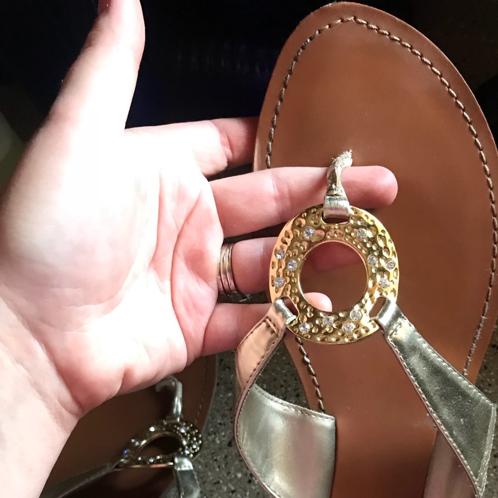 Guess flip flops